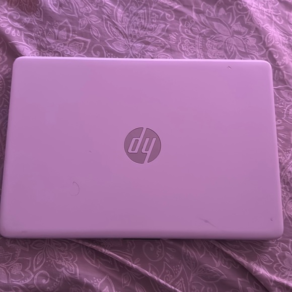 White hp laptop